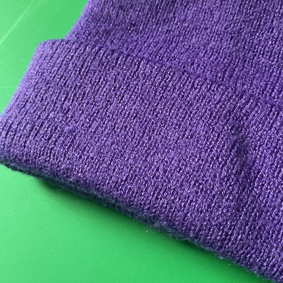 Purple and white vertical stripe beanie - Picture 3 of 9